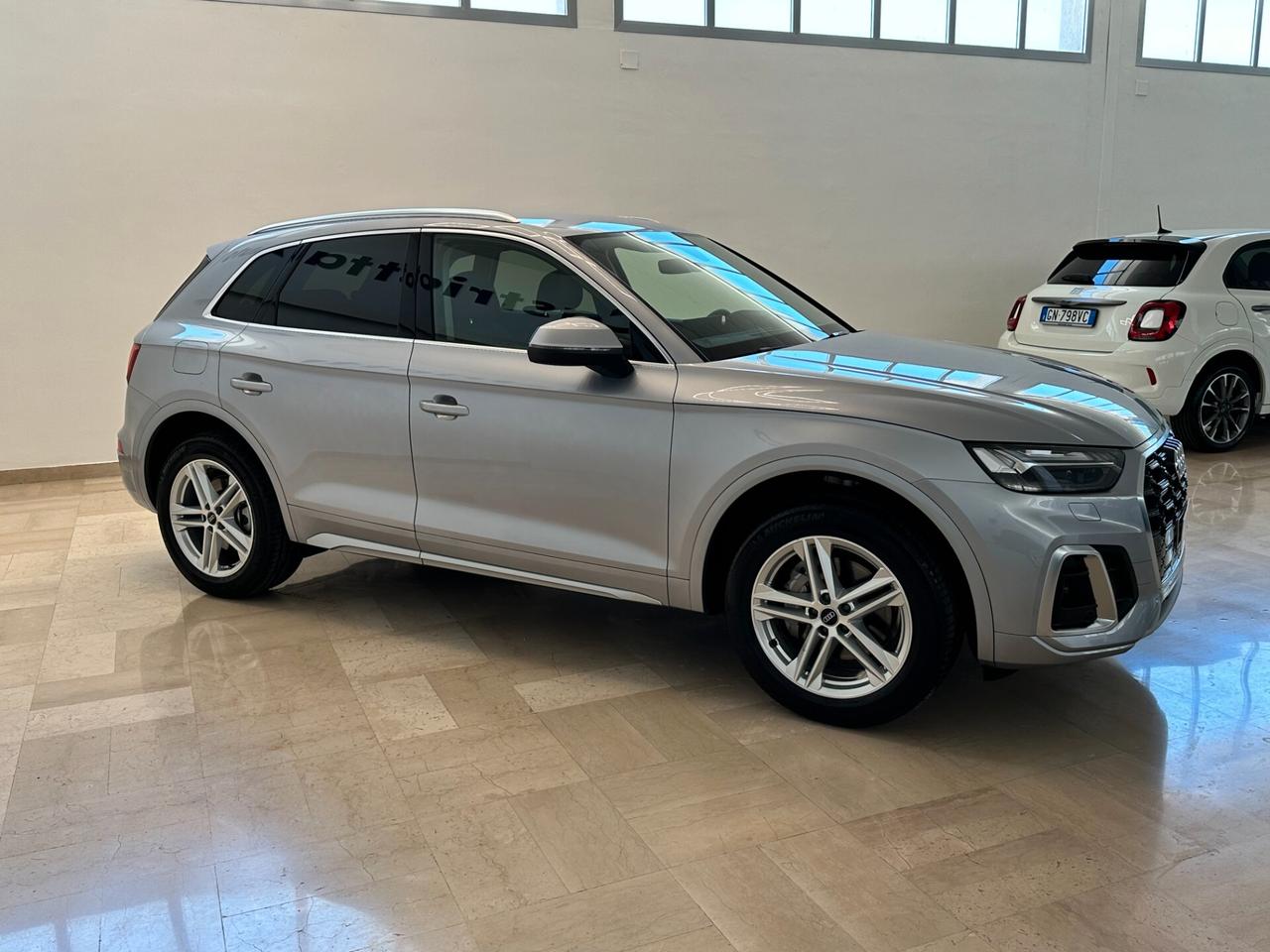 Audi Q5 40 2.0 tdi mhev 12V quattro s-tronic