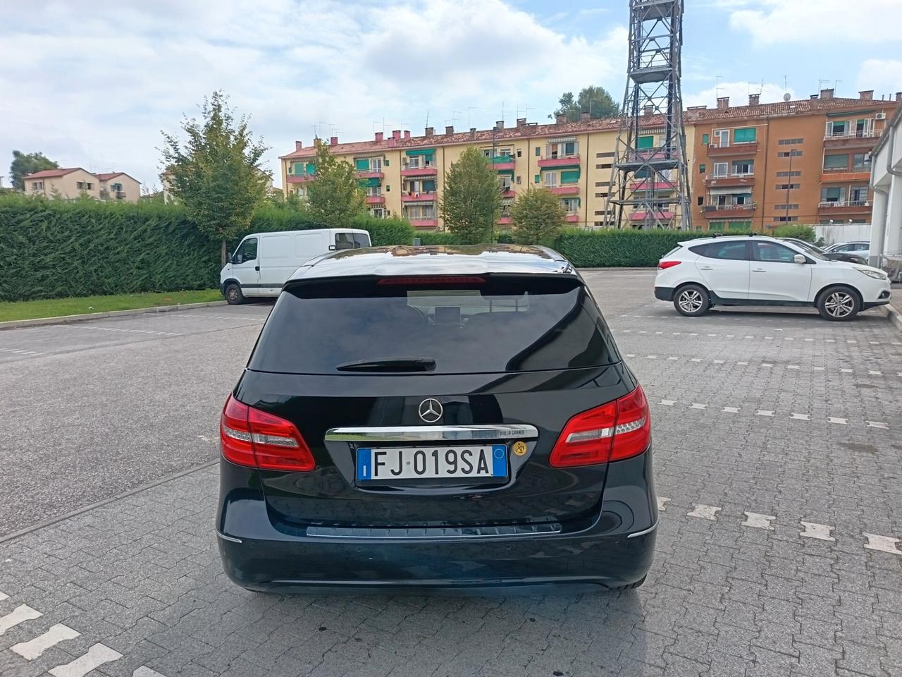 Mercedes-benz B 180 CDI Premium ok neo patente