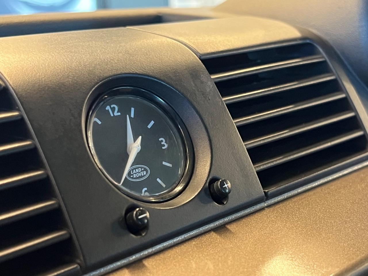 Land Rover Defender 110 2.4 TD4 S.W. Limited Edition Nara Bronze