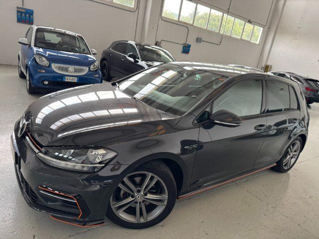VOLKSWAGEN Golf 1.5 TSI ACT Sport R-LINE