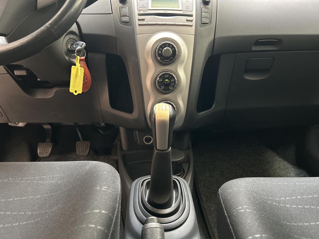 Toyota Yaris 5p 1.0 Sol