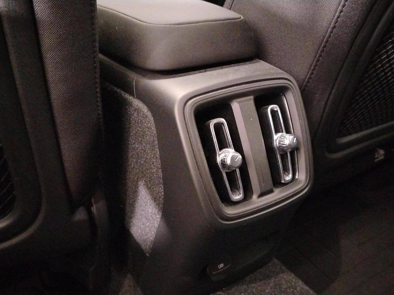 Volvo C40 Single Motor Plus FWD