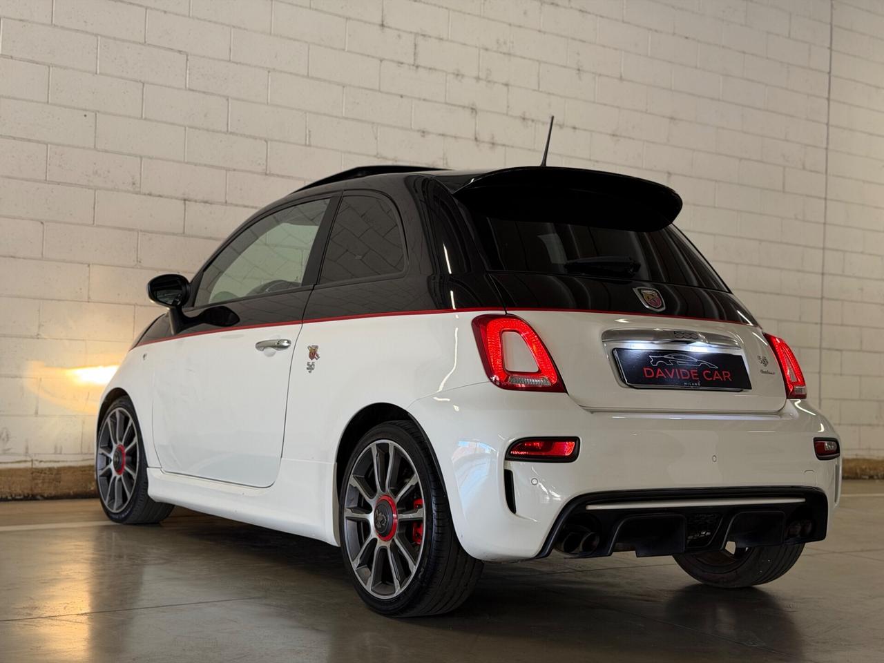 Abarth 595 1.4 Turbo T-Jet 165 CV Scorpioneoro