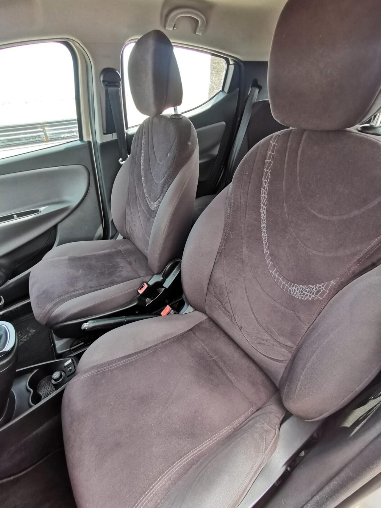 Lancia Ypsilon 1.3 MJT 75 CV Platinum 2011