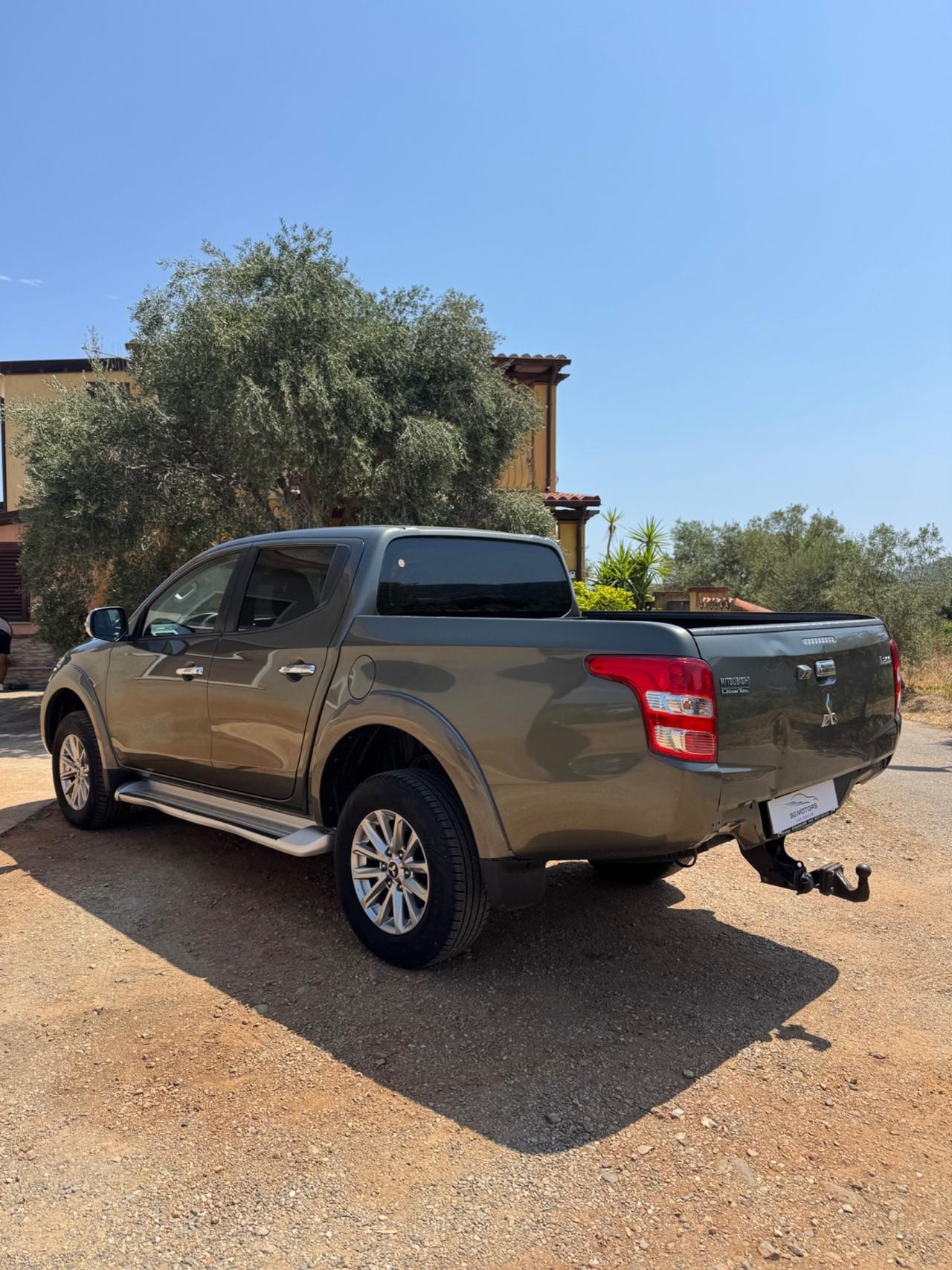 Mitsubishi L200 2.3 DID 4x4 180cv Gancio Traino