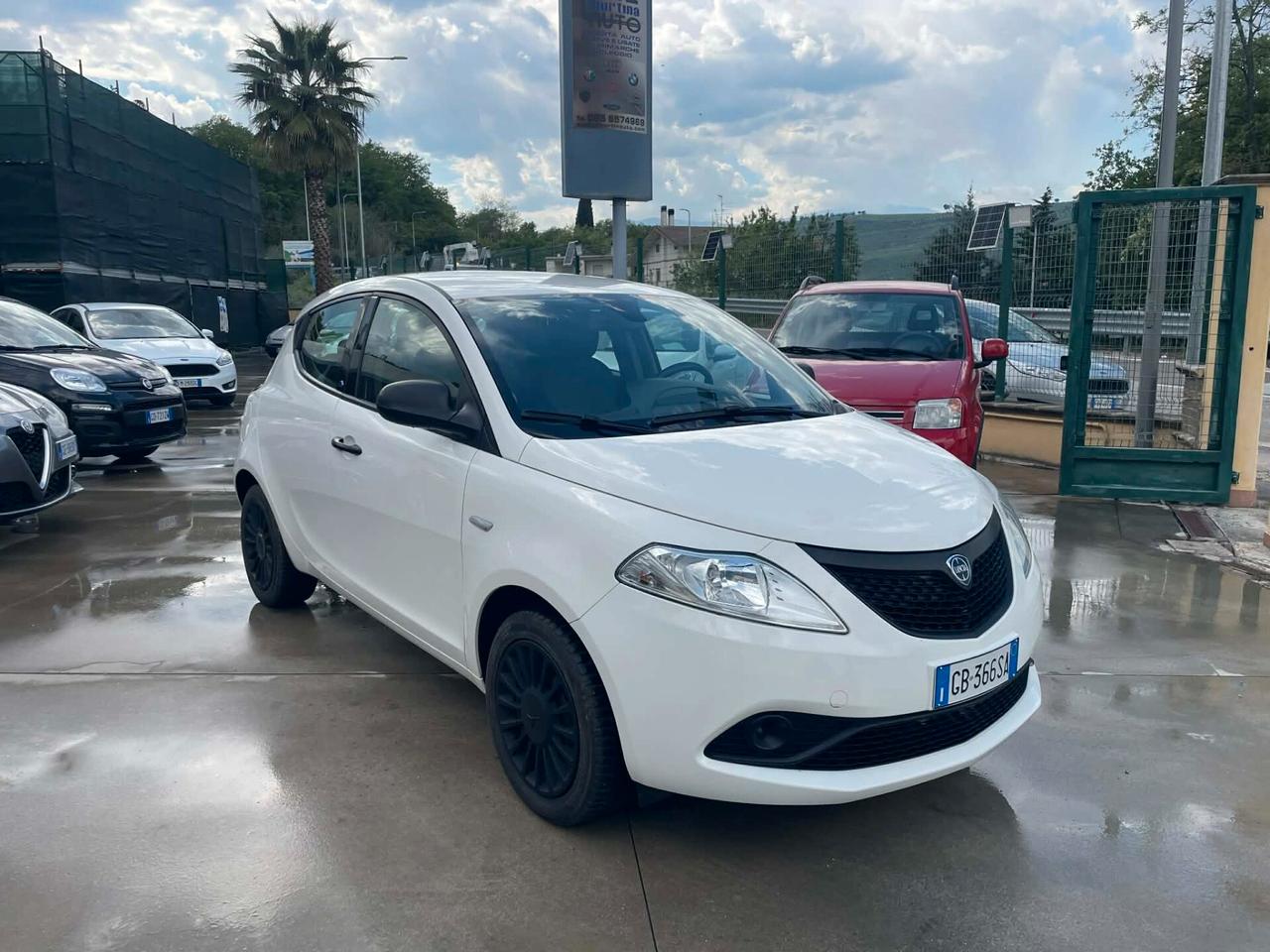 Lancia Ypsilon 1.2 69 CV 5 porte GPL Ecochic Silver