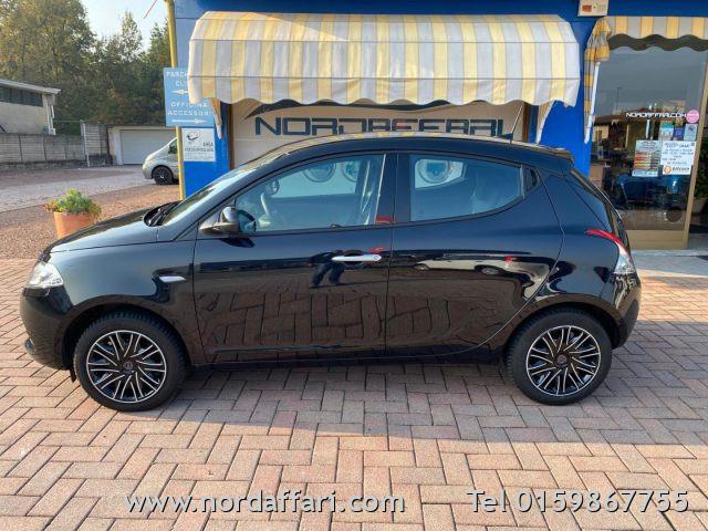LANCIA Ypsilon 1.0 FireFly 5 porte S&S Hybrid Silver NEOPATENTATO