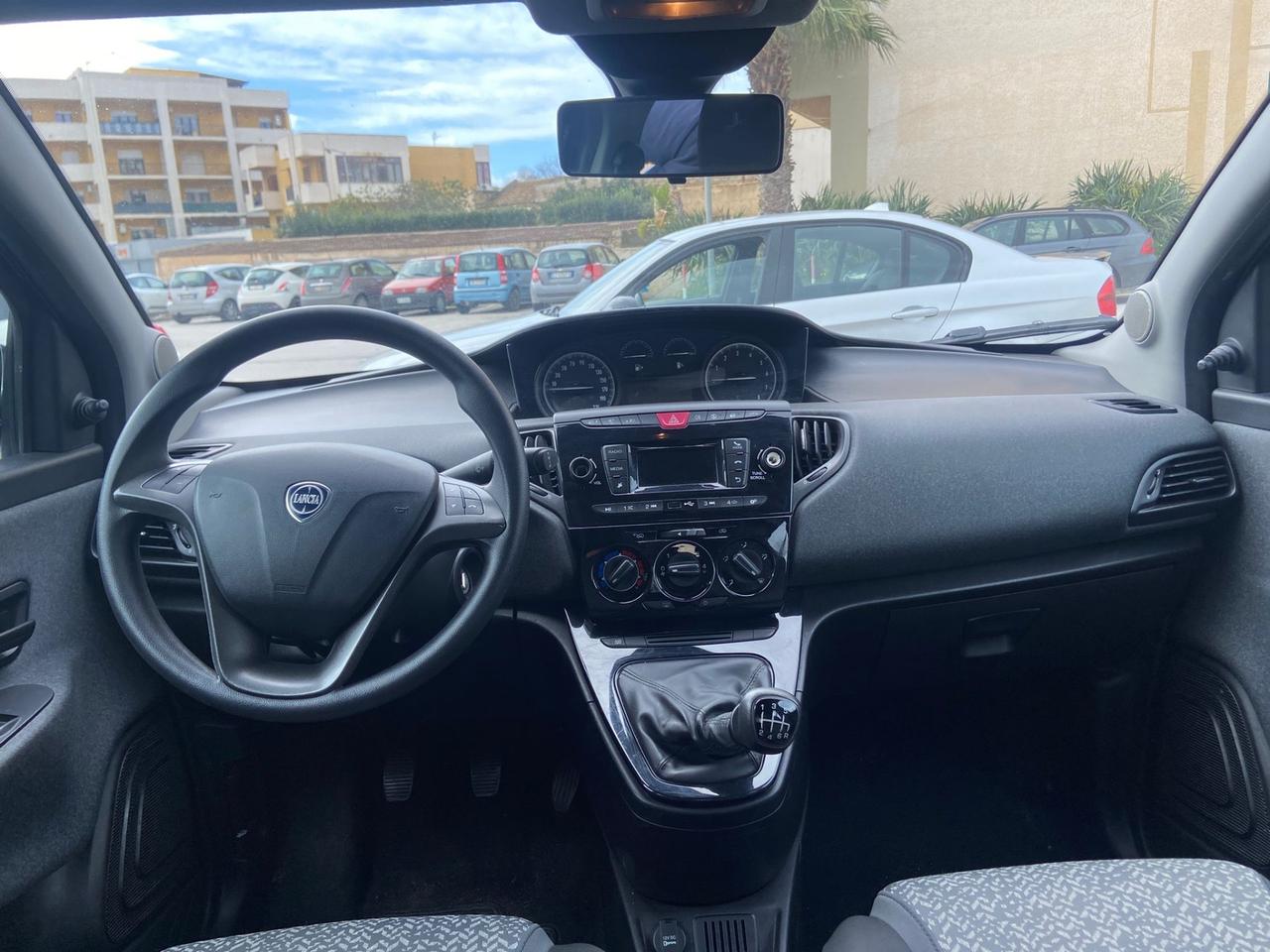 Lancia Ypsilon 1.0 FireFly 5 porte S&S Hybrid Ecochic Silver