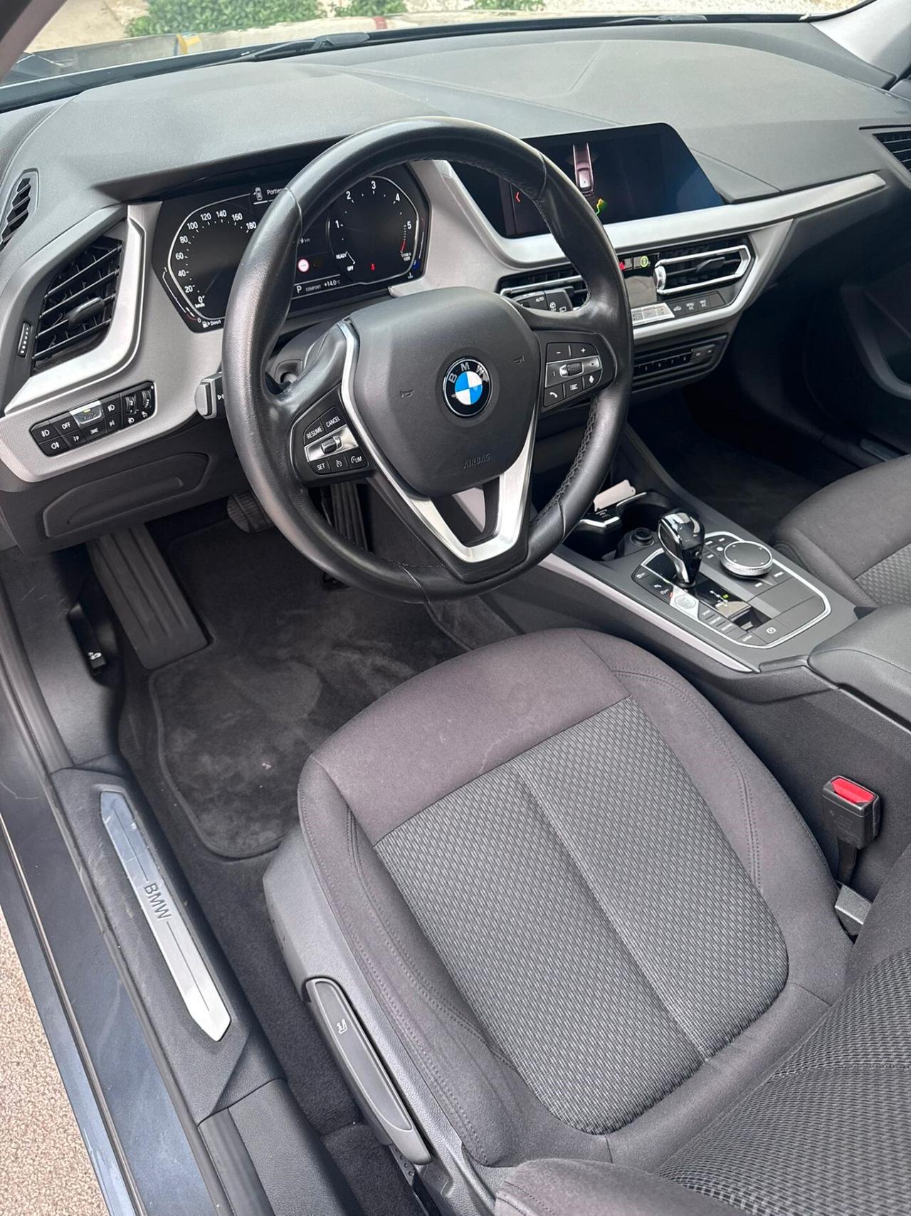 Bmw 116 116d 5p. Business Advantage