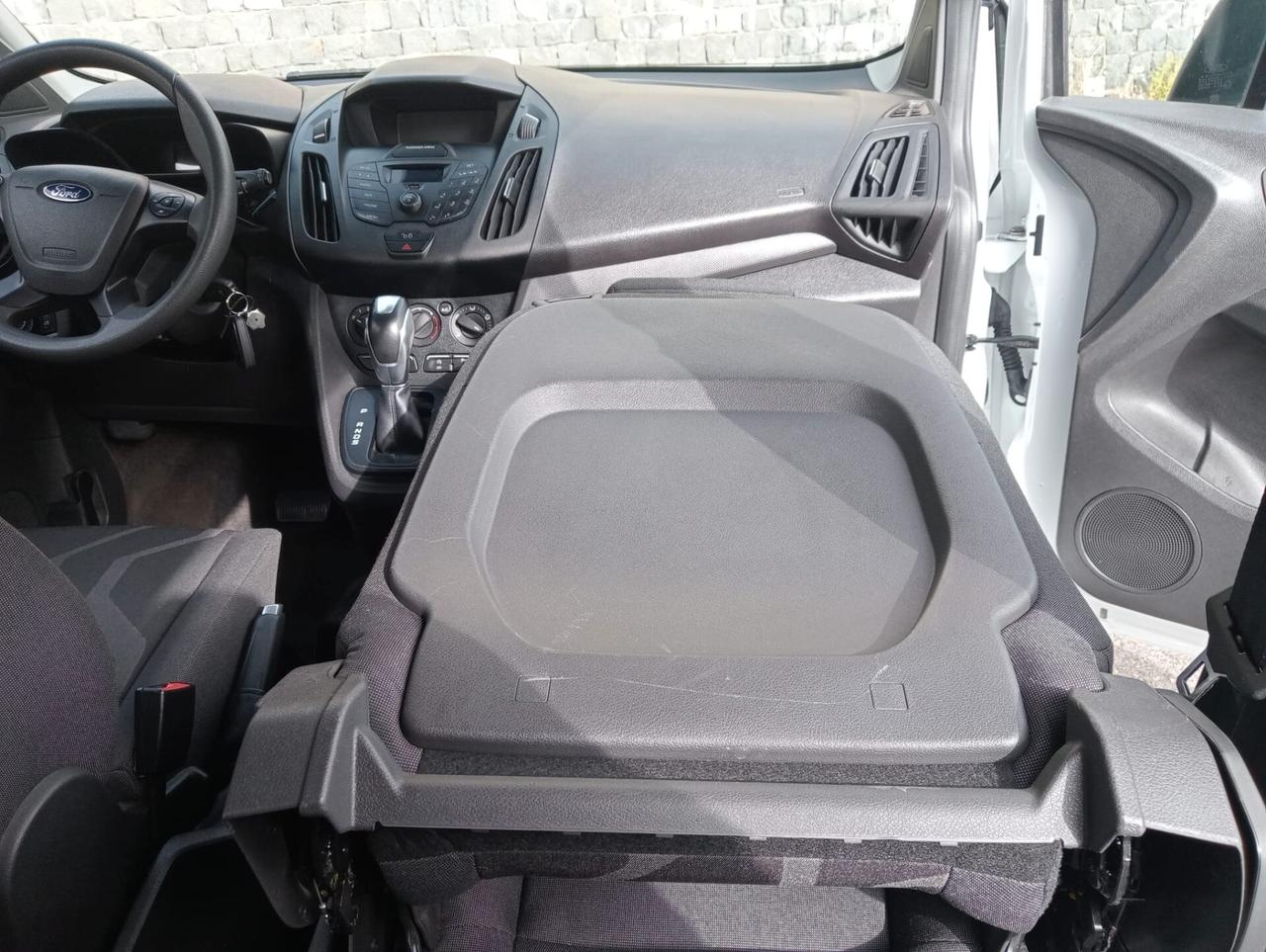 Ford Tourneo Connect Pianale ribassato con rampa disabili in carrozzina