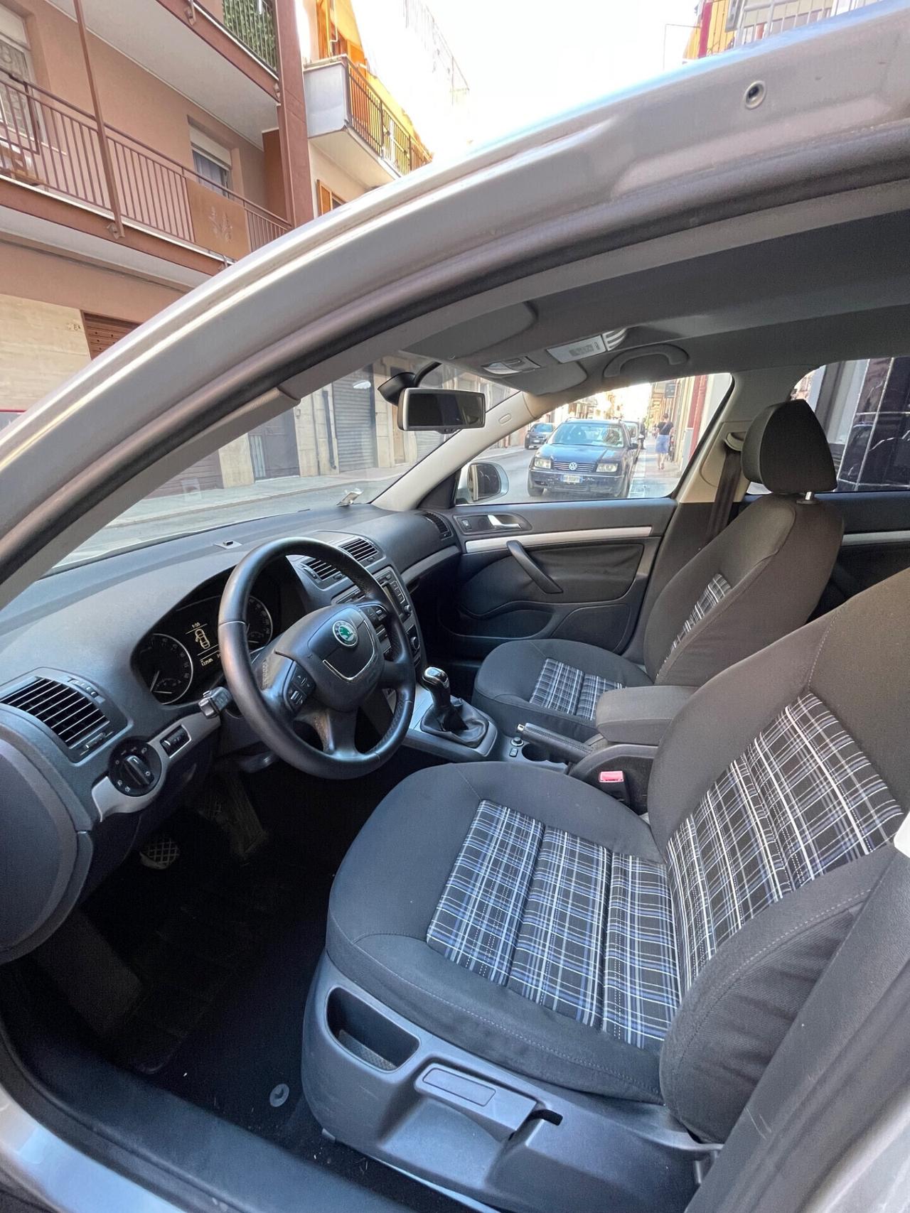 Skoda Octavia 1.6 TDI CR 105 CV Ambition SOLO 122.000KM