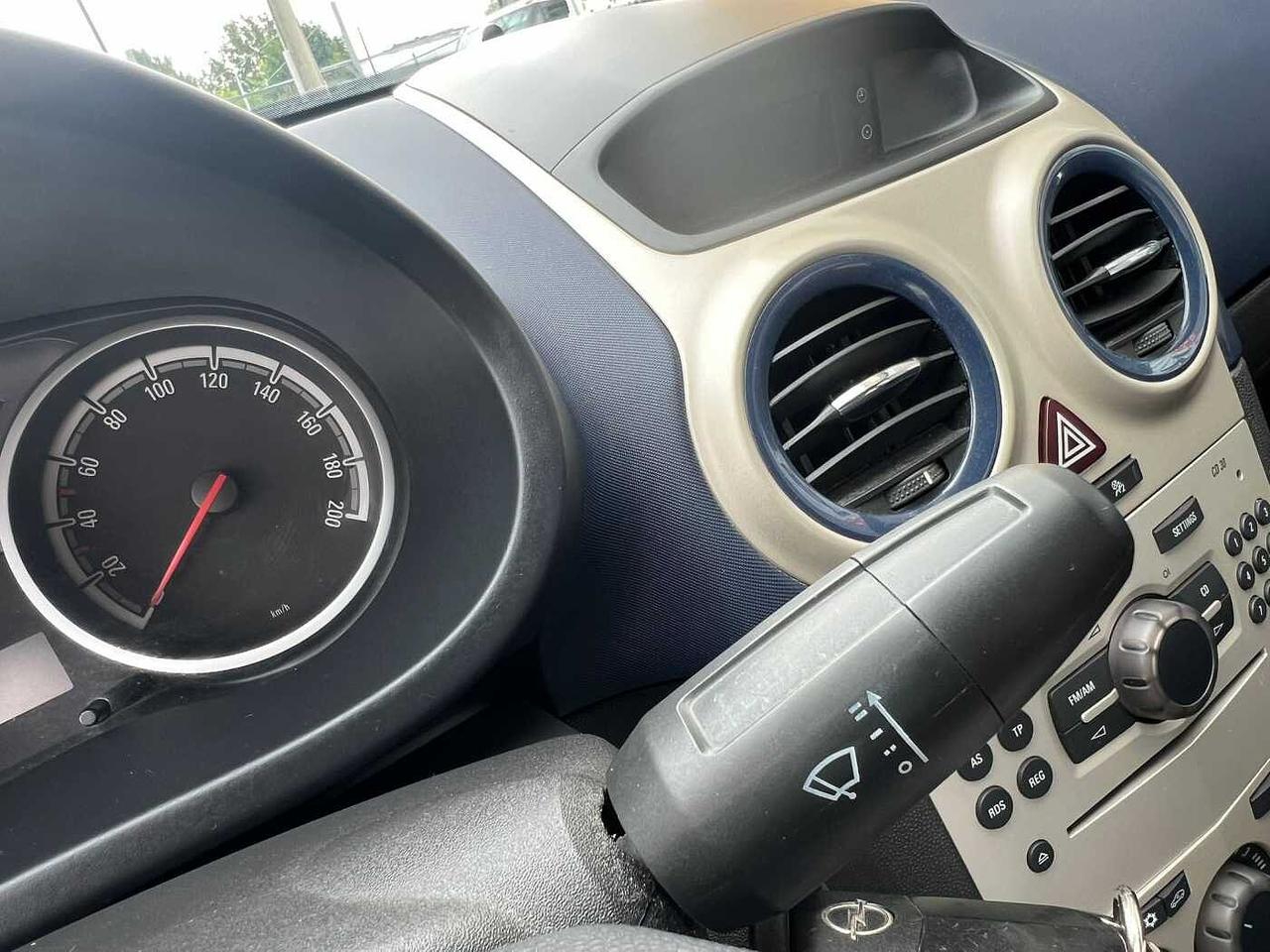 Opel Corsa 1.2 3 porte Club