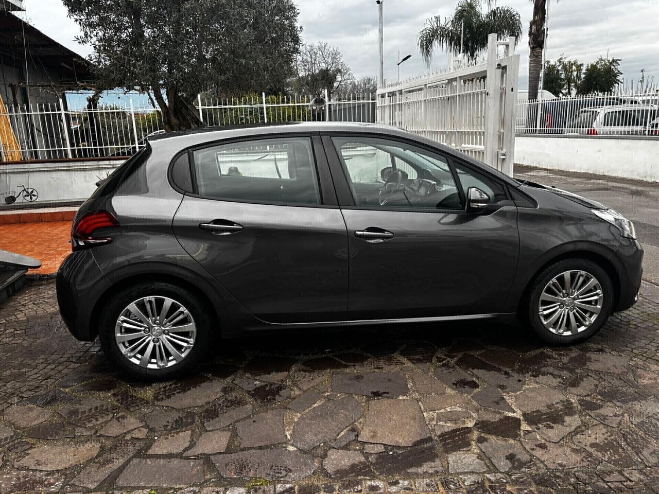 Peugeot 208 BlueHDi 75 5 porte Allure DIESEL 1.5 NEO PATENTATI