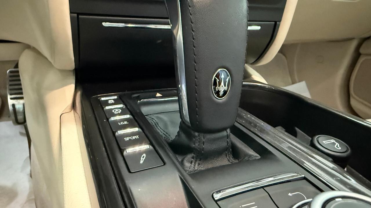 Maserati Ghibli V6 Diesel Gransport TETTO