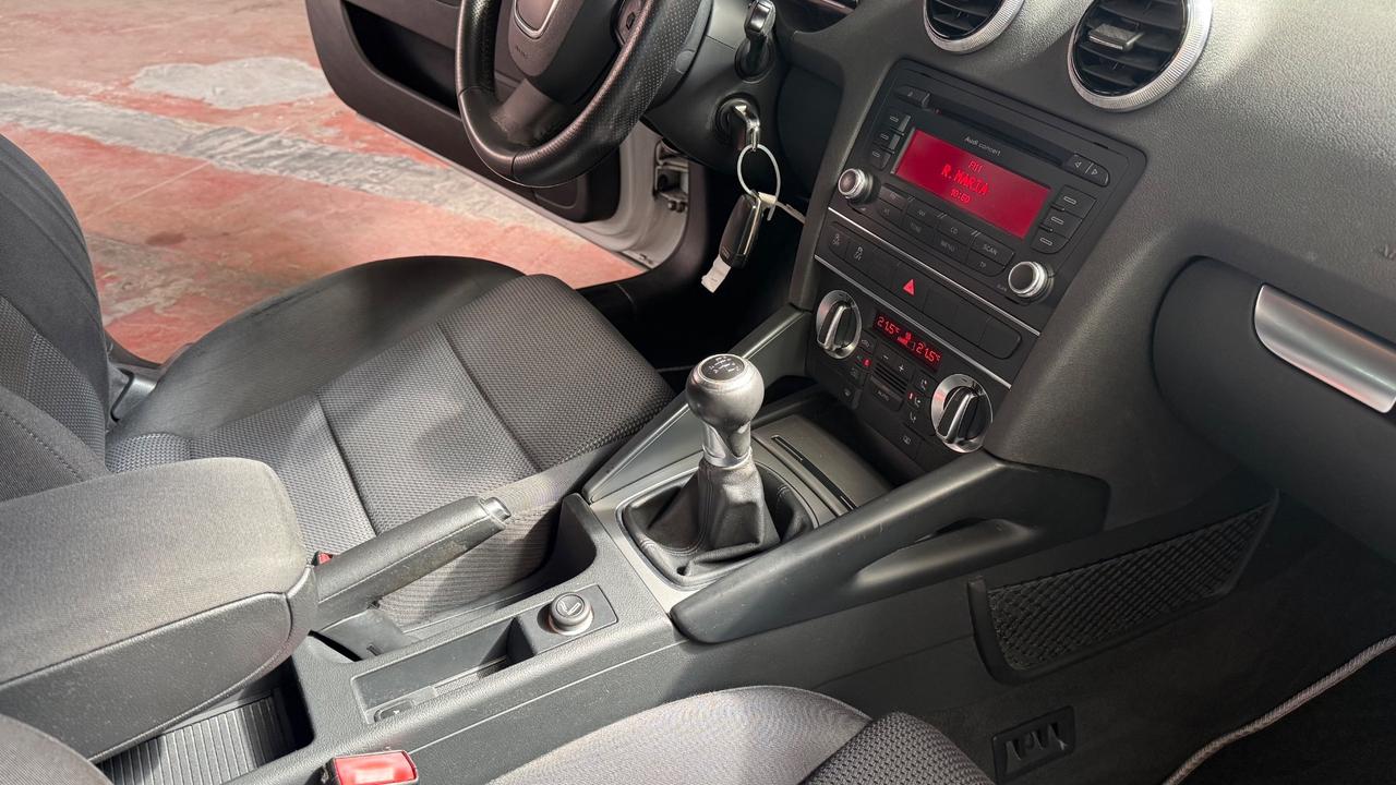 Audi A3 SPB 1.6 TDI 105 CV CR Ambition