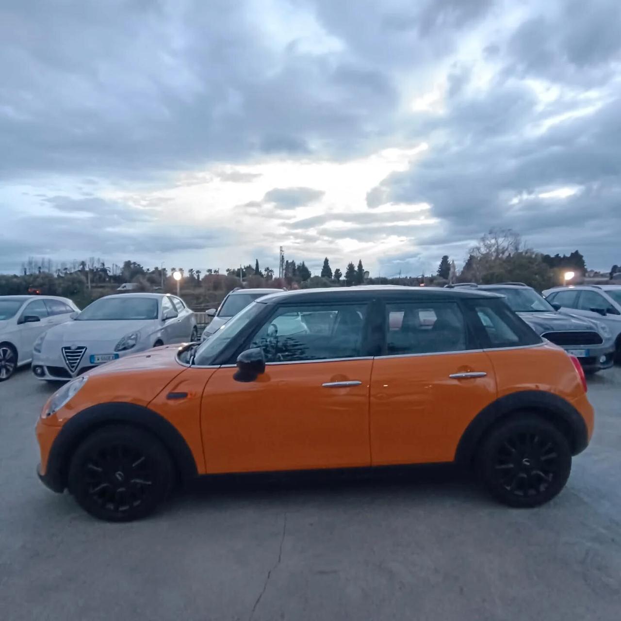 Mini 1.5 One D SOLI 85.000KM BLACKPACK