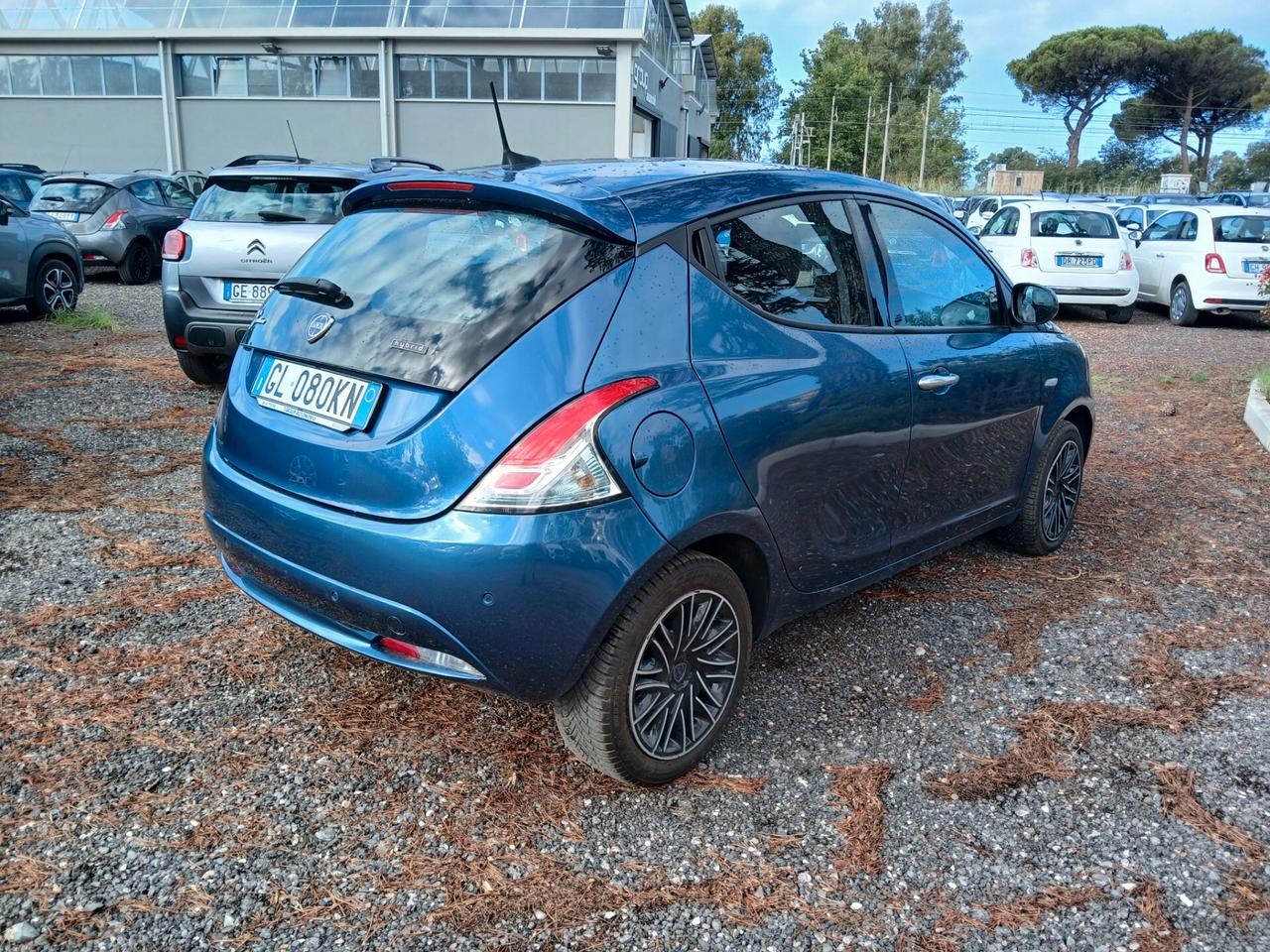 Lancia Ypsilon 1.0 FireFly 5p S&S Hybryd Gold