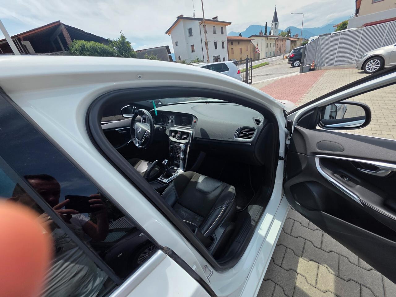 Volvo V40 D2 1.6 R-design Kinetic