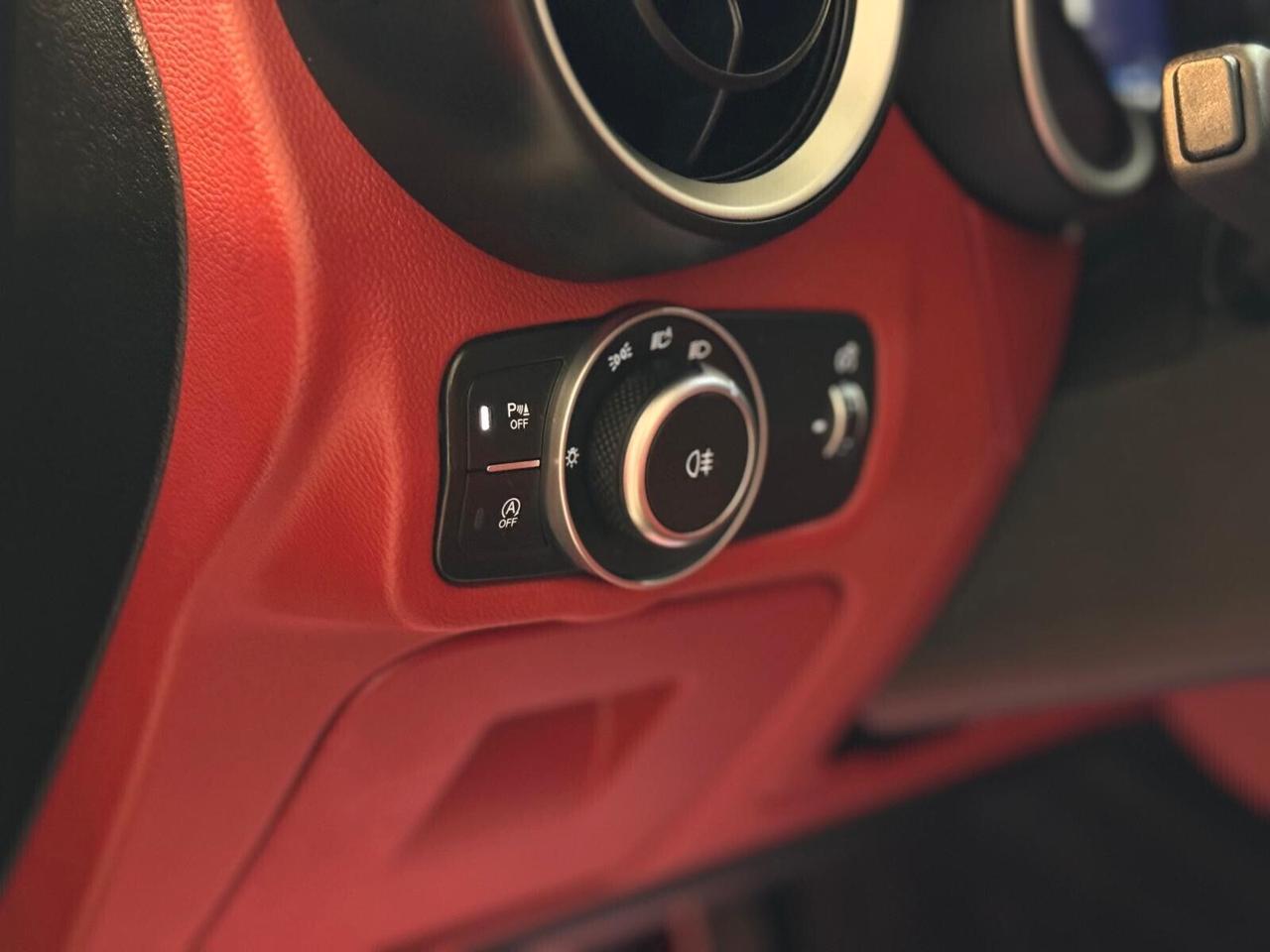 Alfa Romeo Stelvio 2.0 Turbo 280 CV AT8 Q4 VELOCE