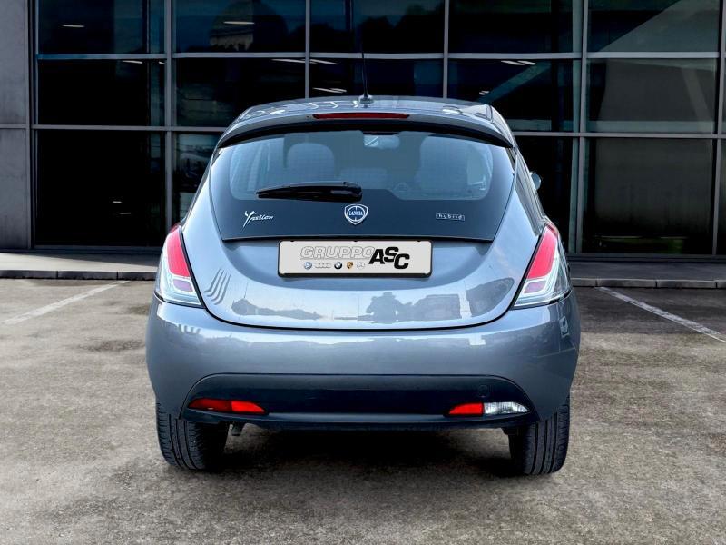 Lancia Ypsilon 5 Porte 1.0 hybrid Gold s&s 70cv ADATTA NEOPATENTATI