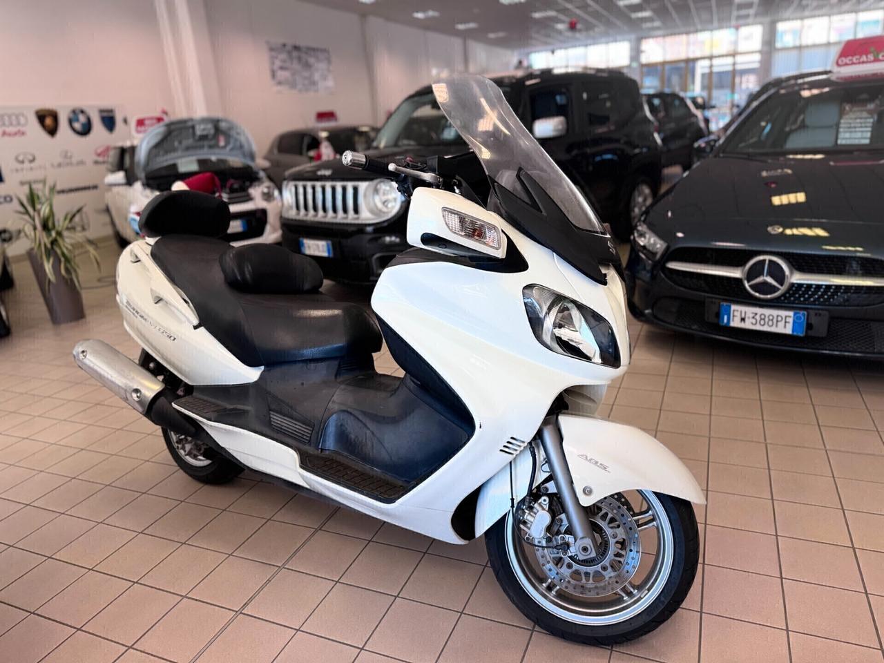 Suzuki Burgman 650 EXECUTIVE..