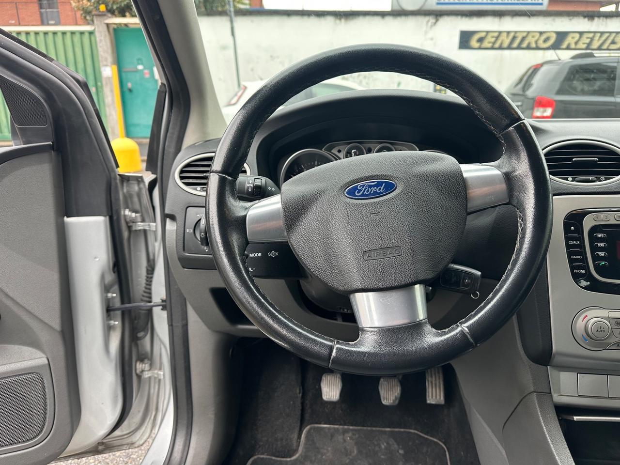 Ford Focus 1.6 (100CV) 5p. Titanium - ok neopatentati