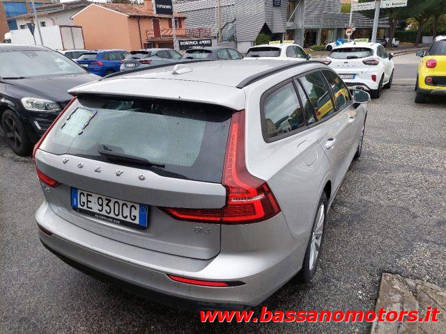 VOLVO V60 B4 (d) Geartronic Momentum Business