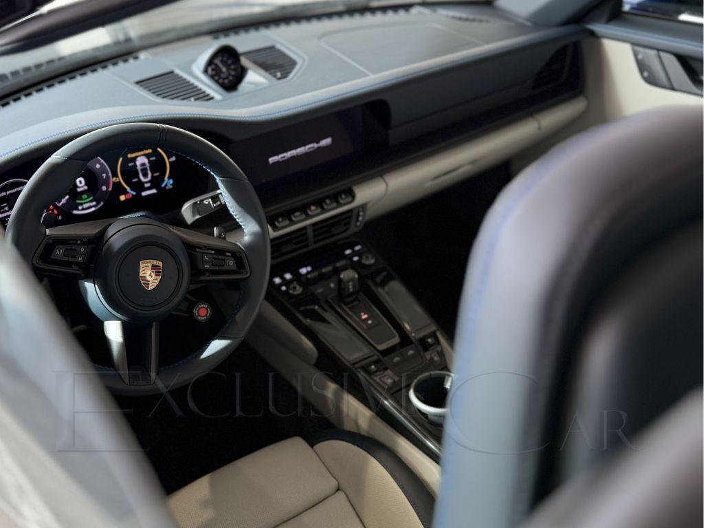 PORSCHE - 911 Cabrio - 911 Carrera 4 GTS Cabriolet