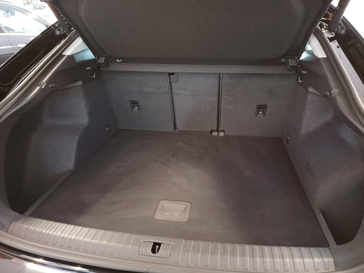 Audi Q3 35 TFSI Business Advanced
