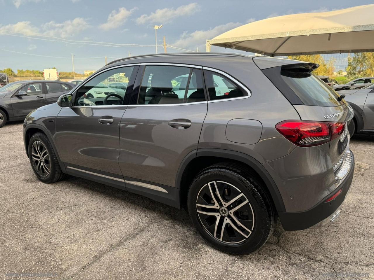 MERCEDES-BENZ GLA 250 e EQ-Power Automatic Sport Plus