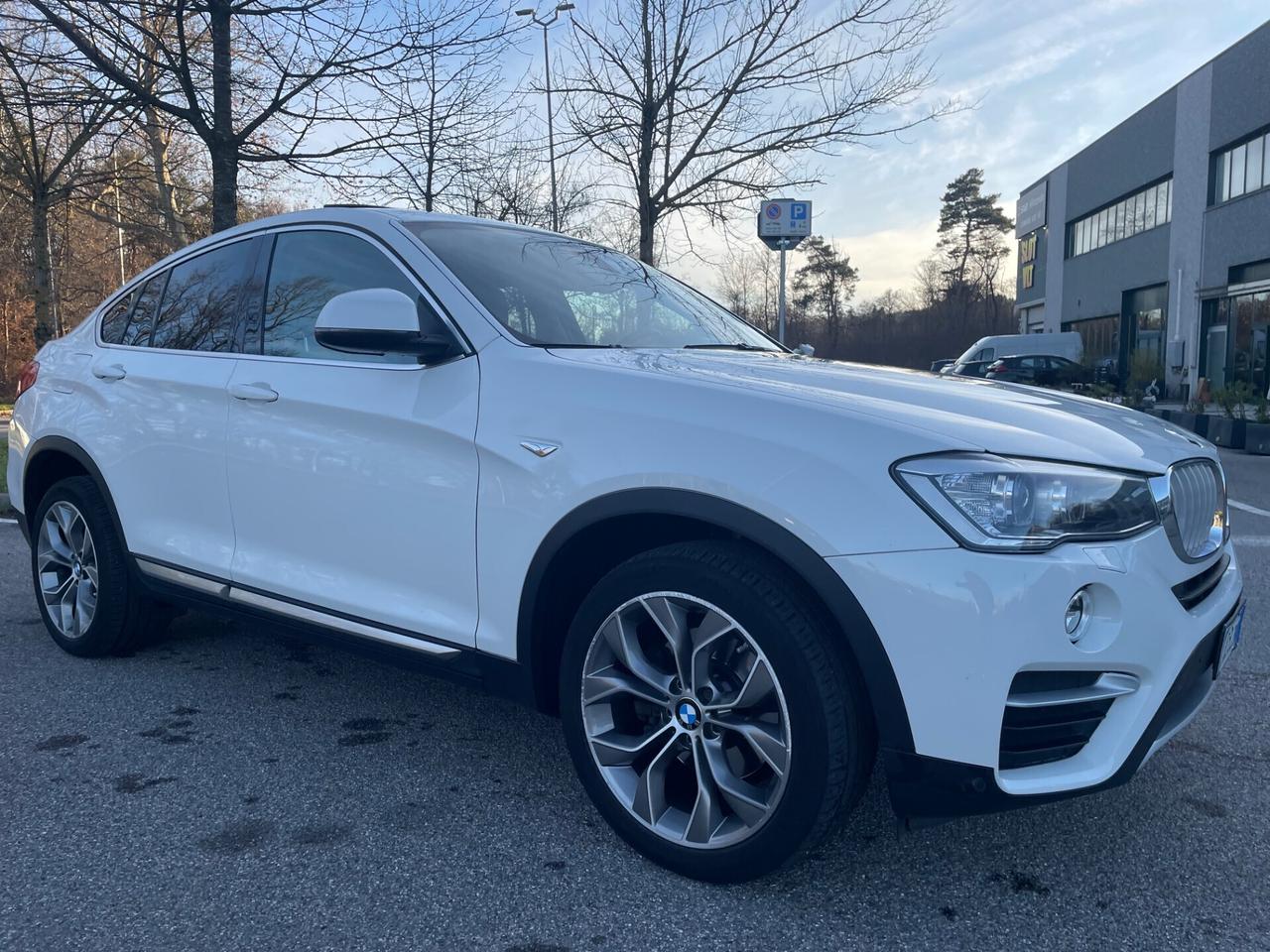 Bmw X4 xDrive20d xLine*Gancio traino*Pelle*Navi*Tetto*