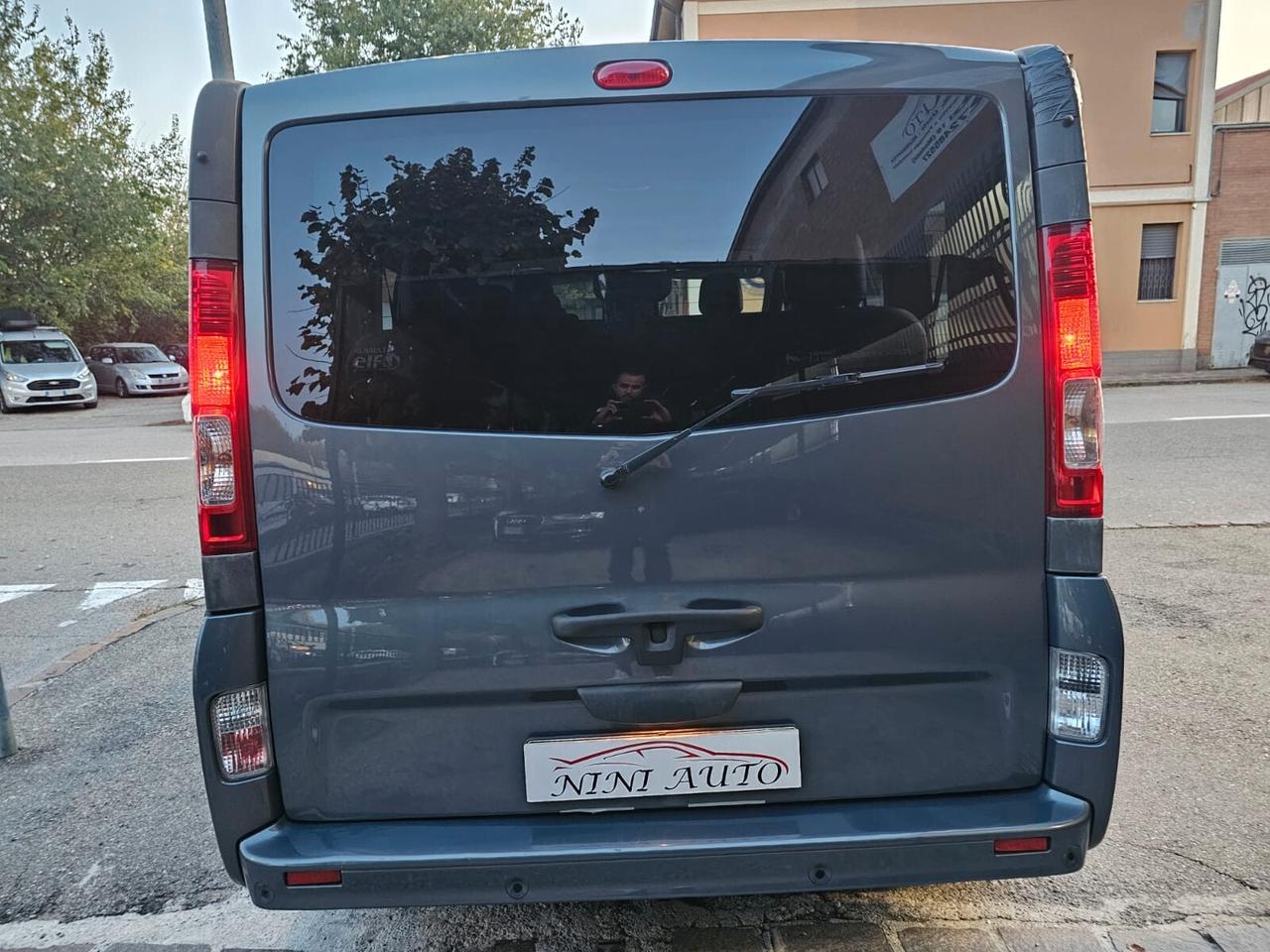 Renault Trafic 2.5 dCi 145cv Passenger Black Edition*7Posti*