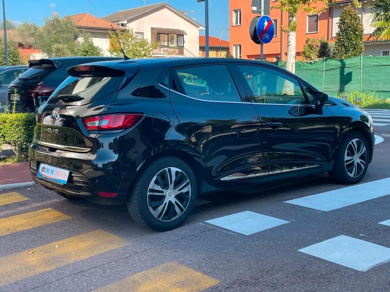 Renault Clio 1.2 75 CV 5 porte