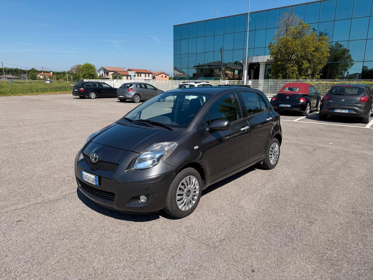 Toyota Yaris 1.0 5 porte Sol