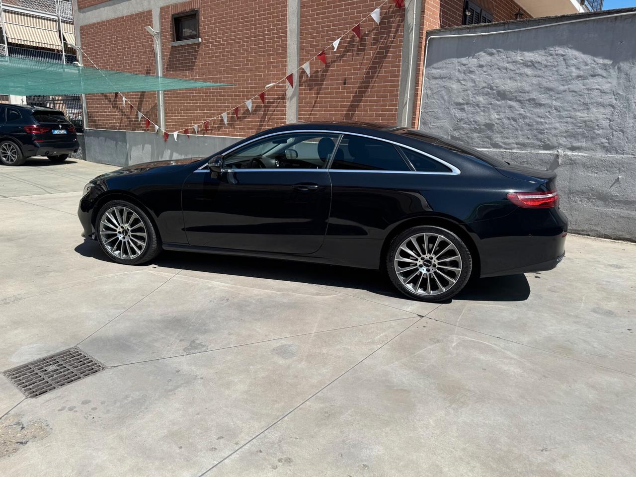 Mercedes-Benz E 220 D 4-MATIC COUPE SPORT