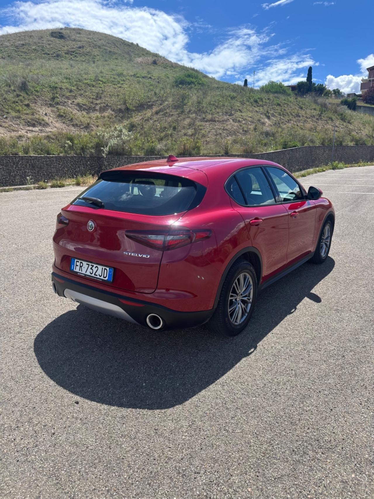 Alfa Romeo Stelvio 2.2 Turbodiesel 180 CV AT8 RWD Business