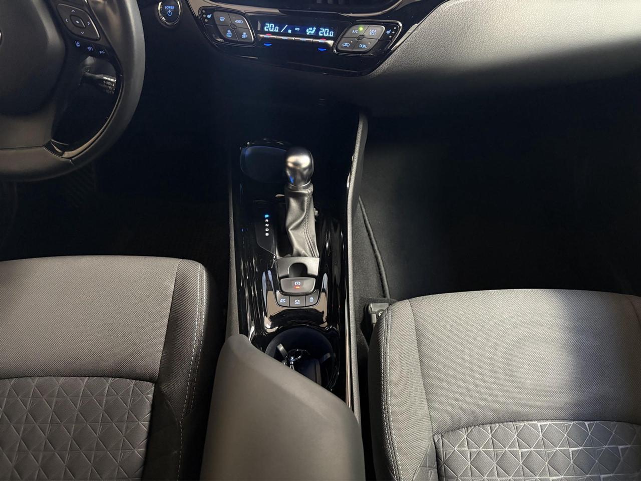 Toyota C-HR 1.8h Trend e-cvt