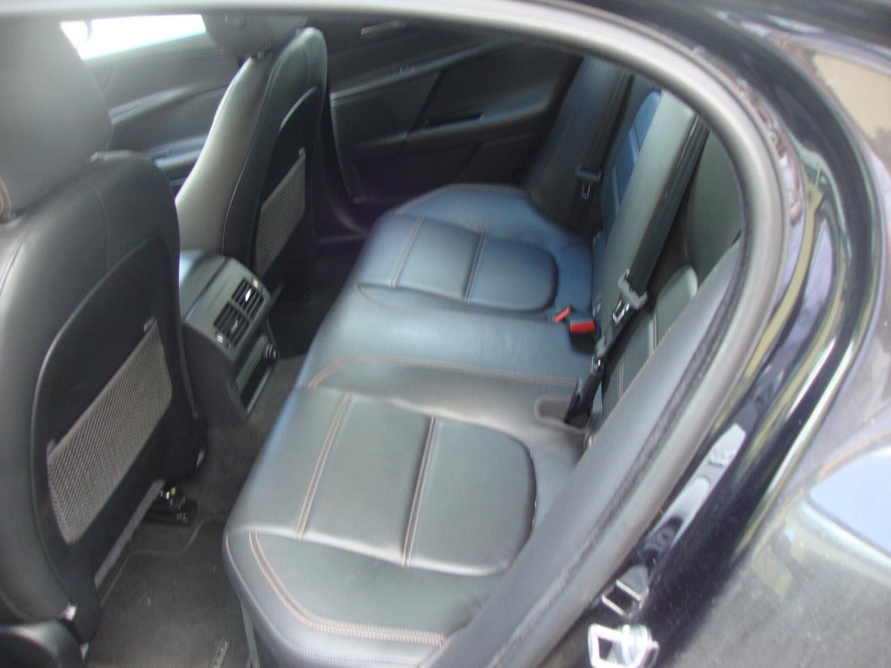 Jaguar XE 2.0 D 180 CV aut. Prestige