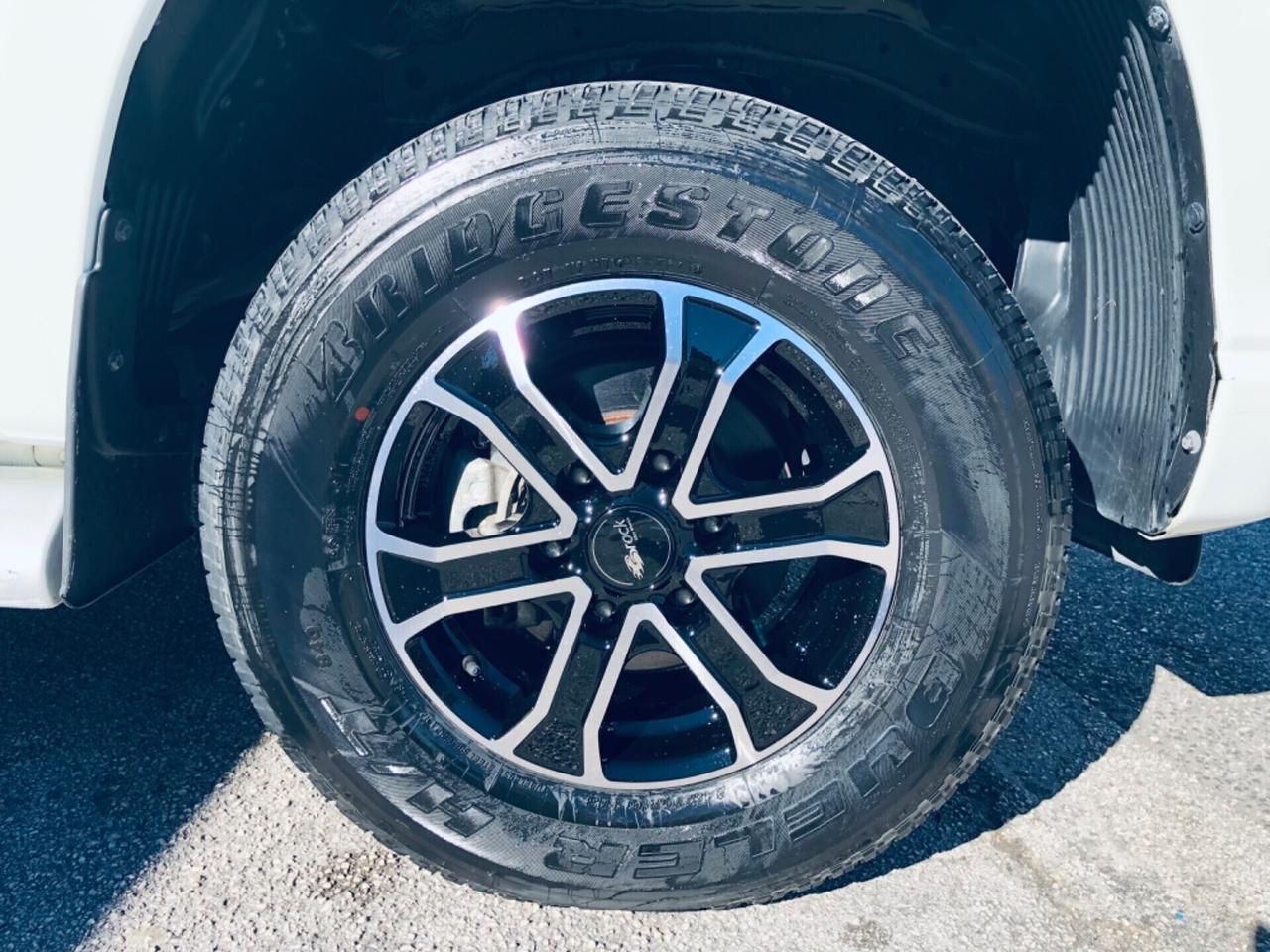 Mitsubishi L200 2.3 PICKUP CABINA ESTESA 4X4