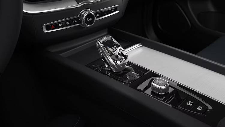 VOLVO XC60 PLUS DARK B5 AWD AUTO PREZZO PROMO FINO AL 31/12/2025