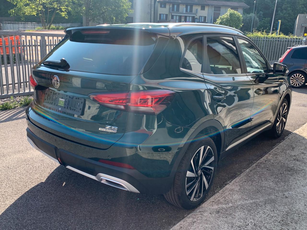 Mg ZS Hybrid+ Luxury