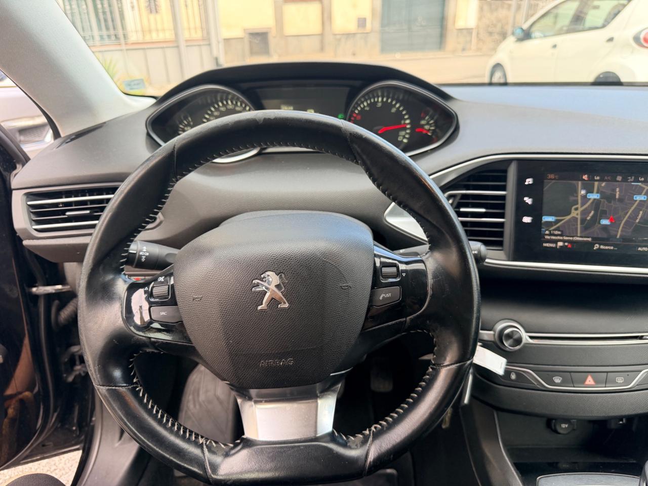 Peugeot 308 BlueHDi 102 cv
