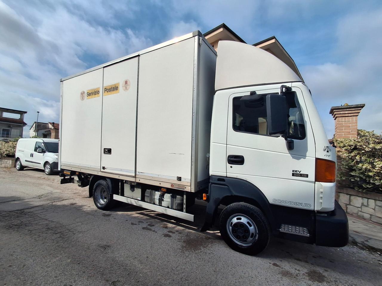 Nissan atelion con pedana posteriore idraulica