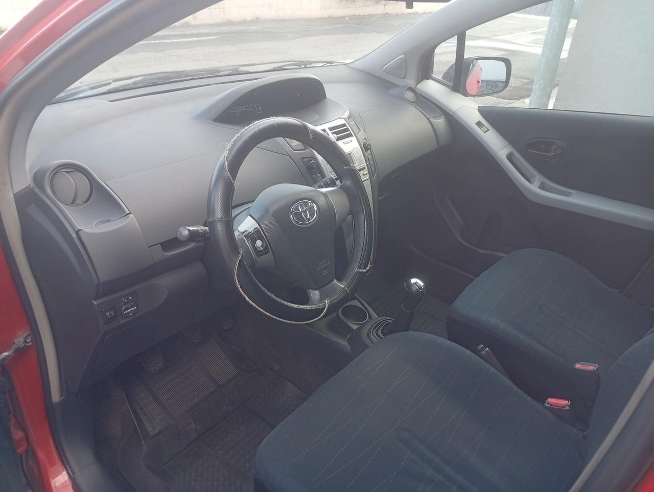 Toyota Yaris 1.0 5 porte Sol