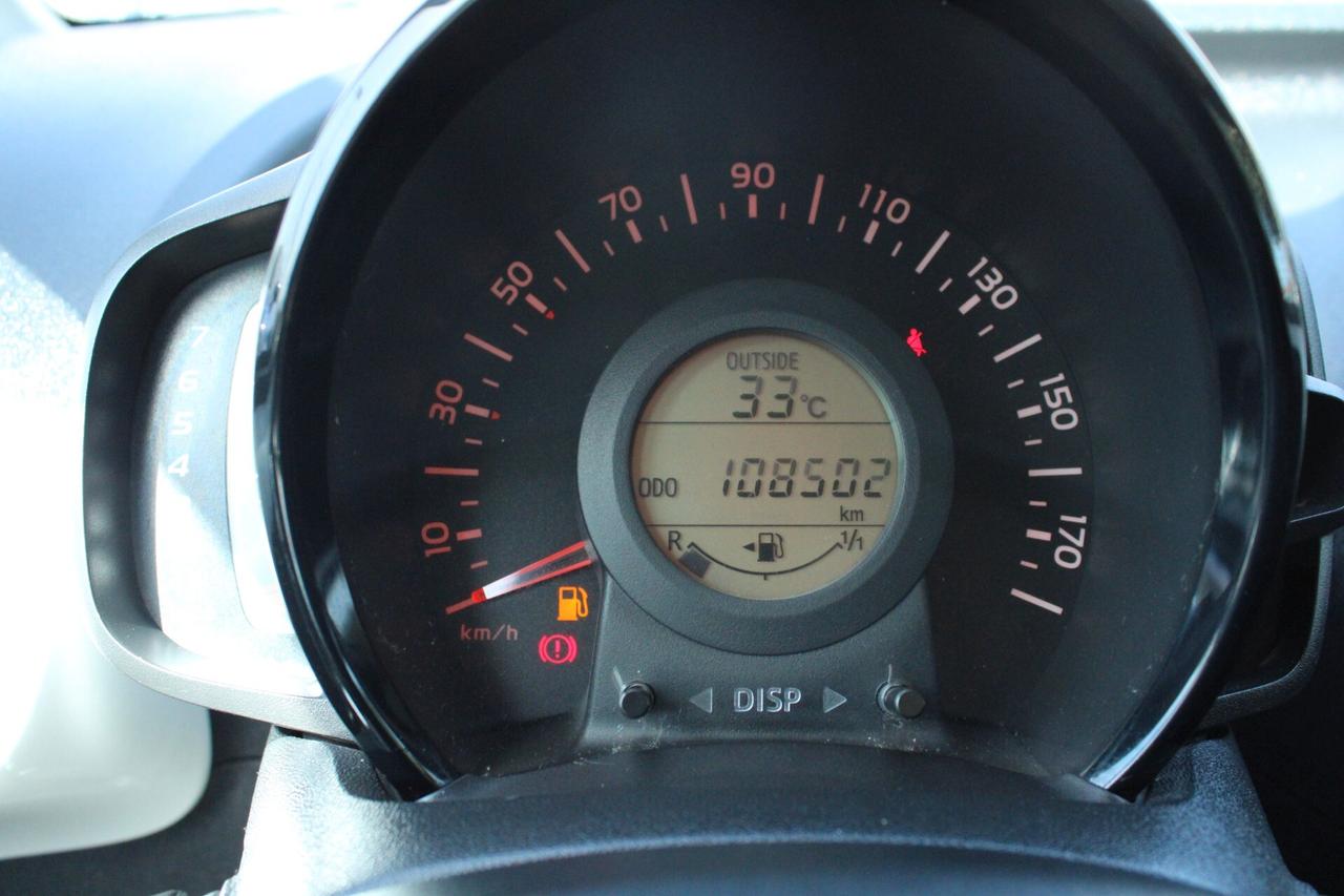 Toyota Aygo 1.0 VVT-i 69 CV 5 porte x-play