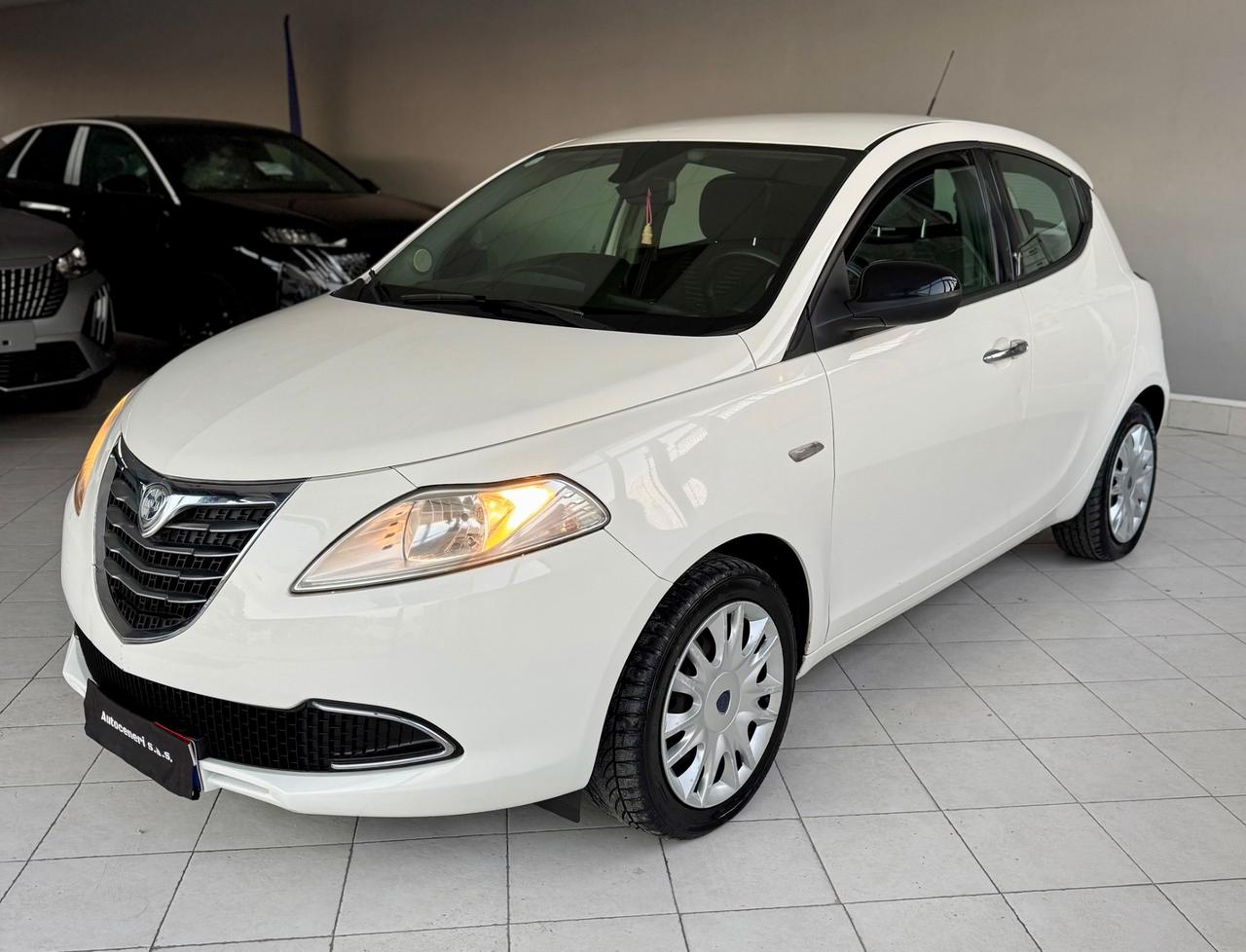 Lancia Ypsilon 1.2 69 CV 5 porte Gold