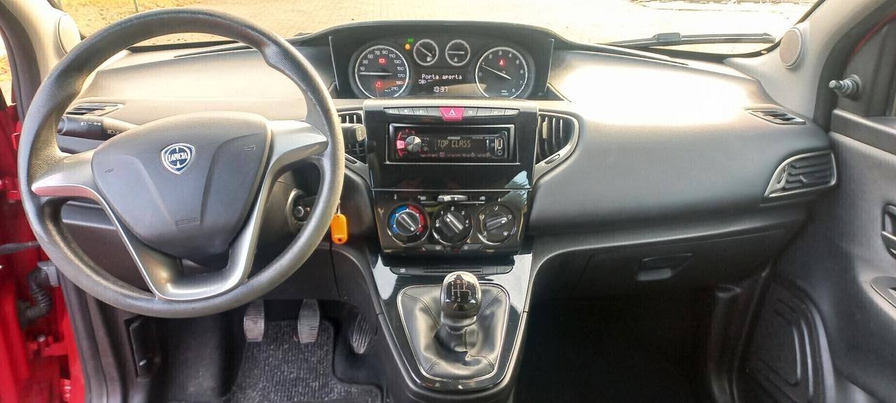 Lancia Ypsilon 1.2 69 CV 5 porte Elefantino