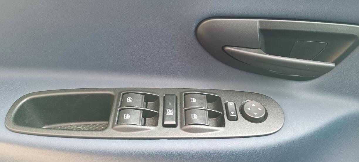 Lancia Ypsilon 1.0 FireFly 5 porte S&S Hybrid Platino