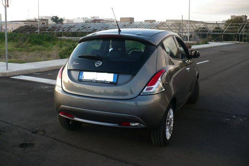 Lancia Ypsilon Ypsilon 1.2 69 CV 5 porte Silver