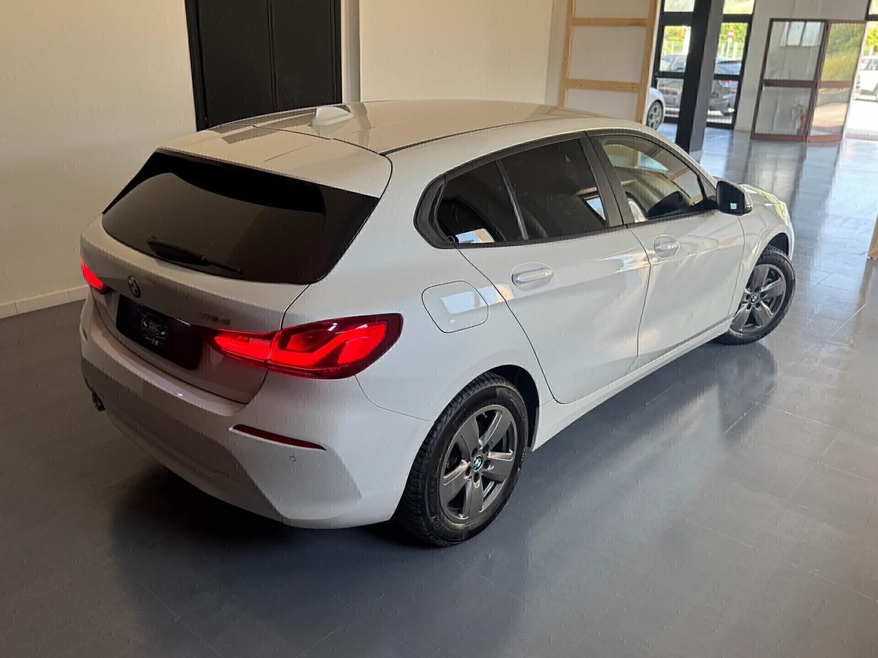 Bmw 116d Sport Line - 2021